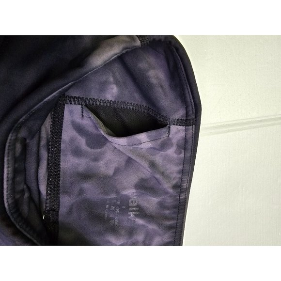 OALKA workout leggings Pockets inside and out. Size XS - Picture 6 of 7